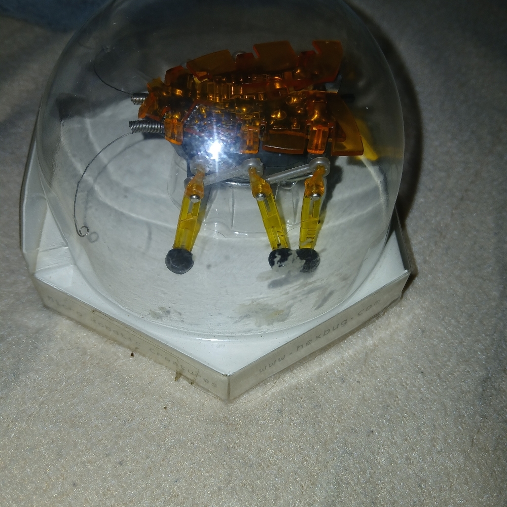 Hexbug Alpha Micro Robotic Creature - Picture 6 of 16